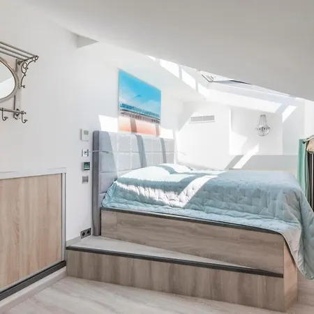 Cozystay 1674 - Gorgeous Sea View 3-bedroom Duplex * Cannes