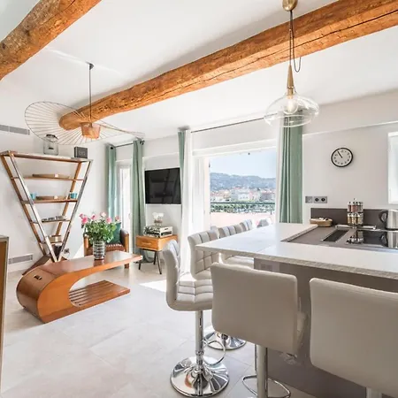 Cozystay 1674 - Gorgeous Sea View 3-bedroom Duplex * 戛纳