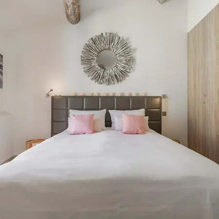 公寓 Cozystay 1674 - Gorgeous Sea View 3-bedroom Duplex 戛纳