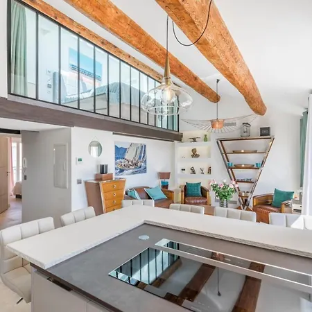 Lägenhet Cozystay 1674 - Gorgeous Sea View 3-bedroom Duplex